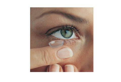 Rengjøring av kontaktlinser